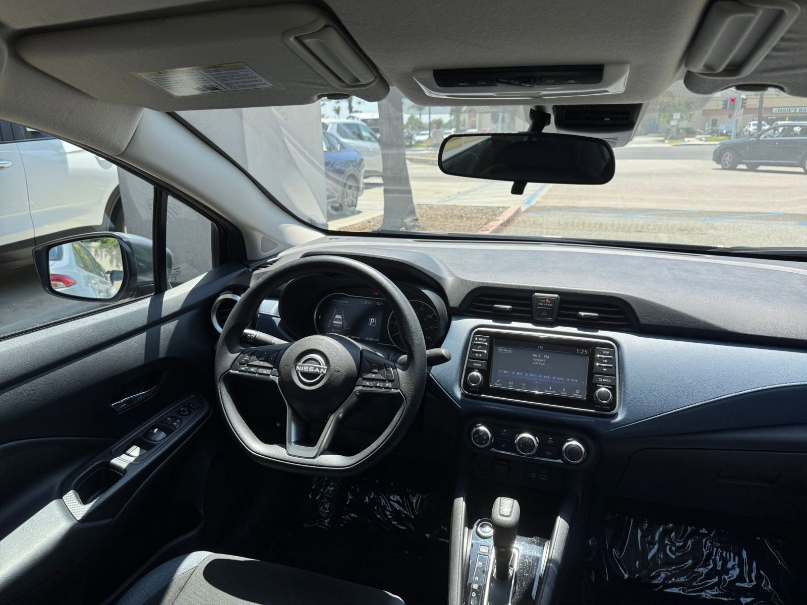 Used 2025 Nissan Versa SV FWD image 33