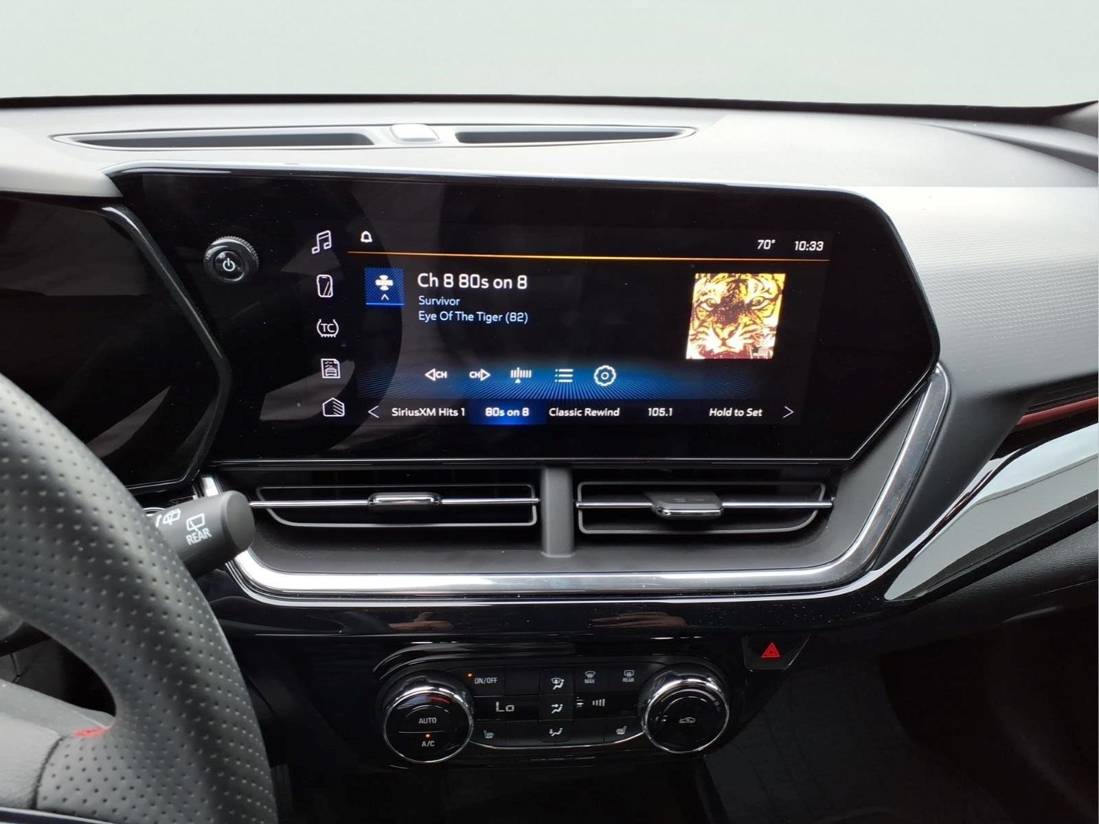 Used 2025 Chevrolet Trax RS w/ Sunroof Package FWD image 13