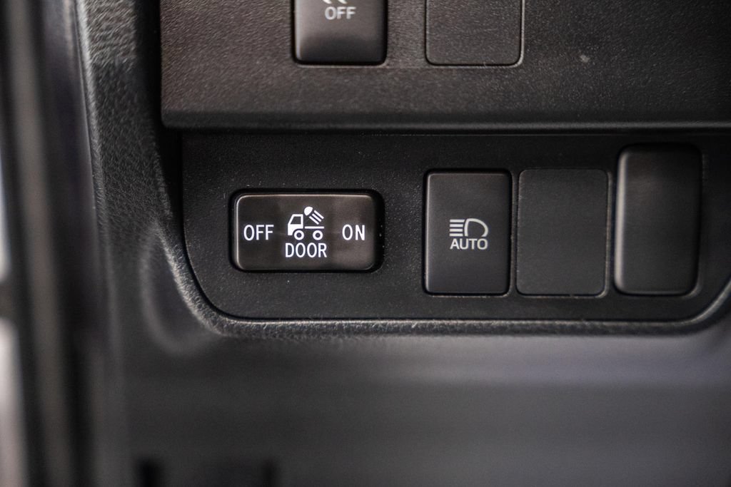 Certified 2021 Toyota Tacoma SR AWD/4WD image 38