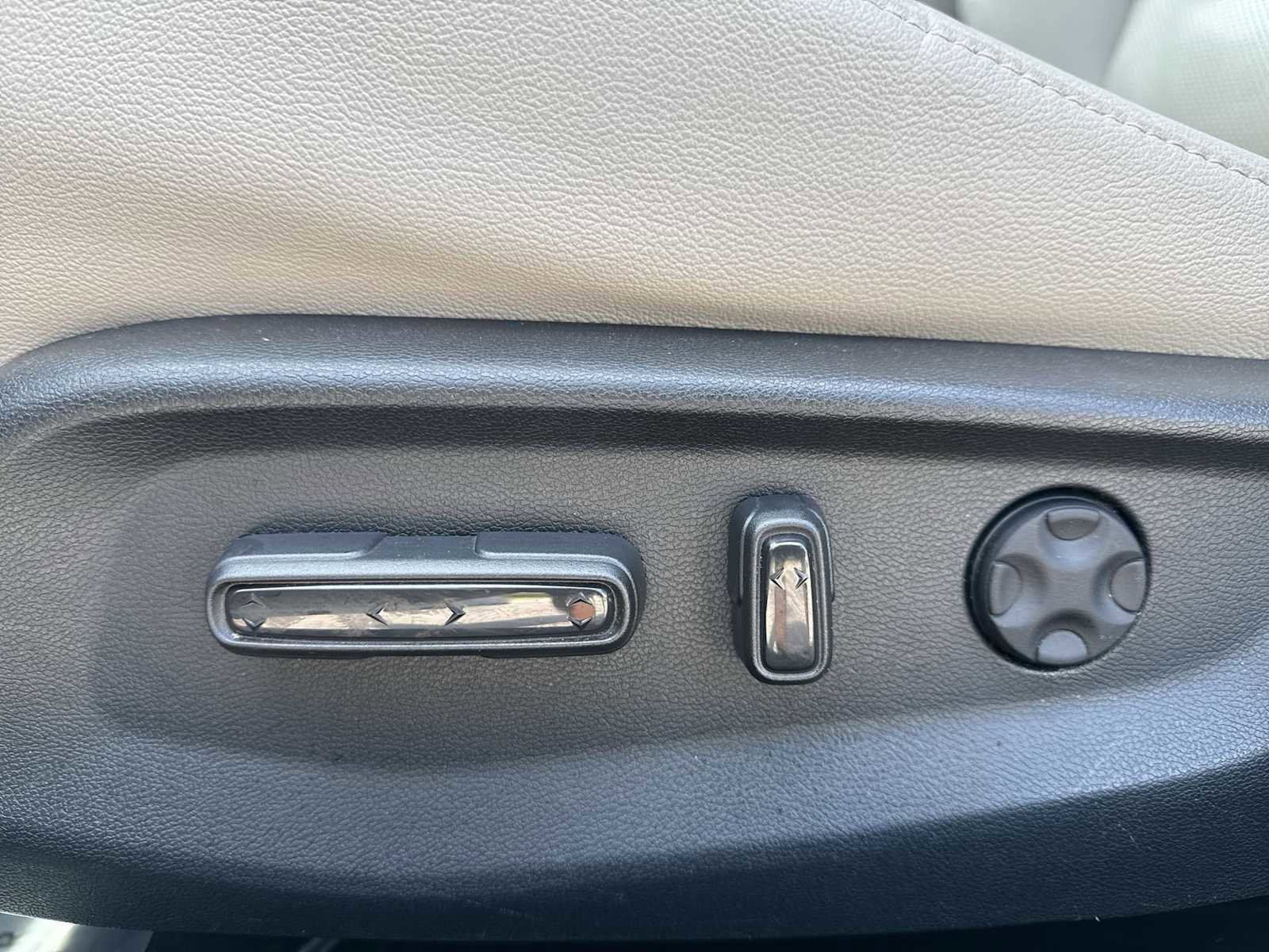 Used 2019 Honda Accord Touring image 17