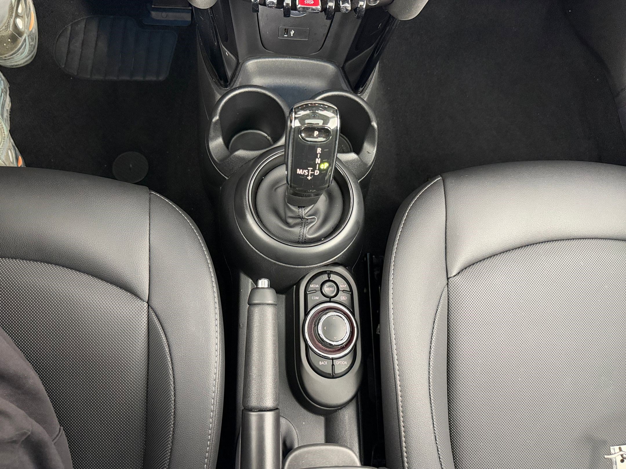 Used 2023 MINI Cooper 2-Door Hardtop image 16