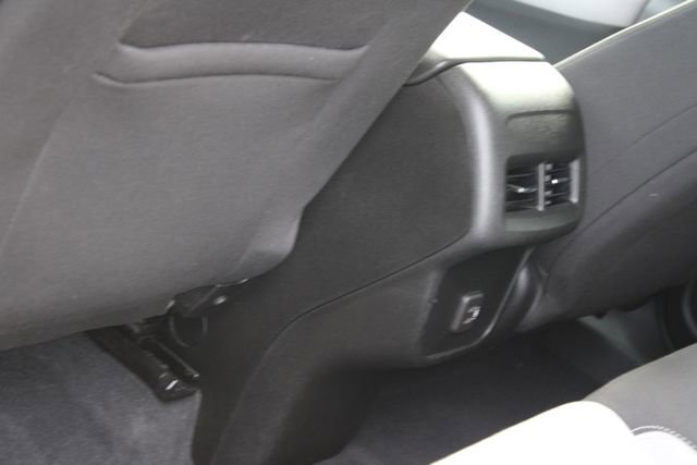 Used 2021 Chevrolet Equinox LS image 29