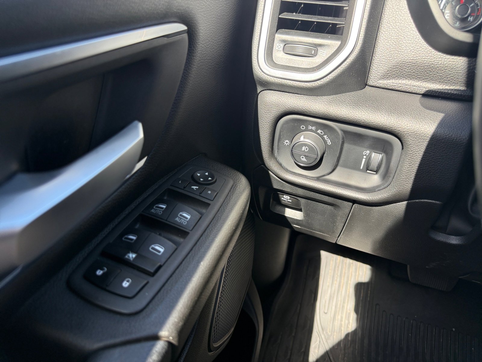 Used 2024 RAM 1500 Big Horn image 26