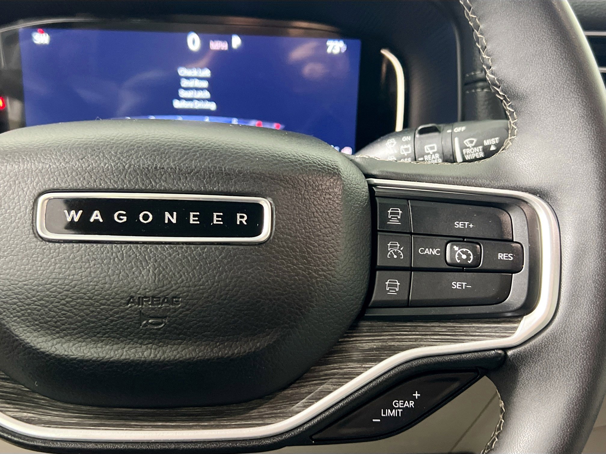 Used 2024 Jeep Wagoneer L Series II image 19