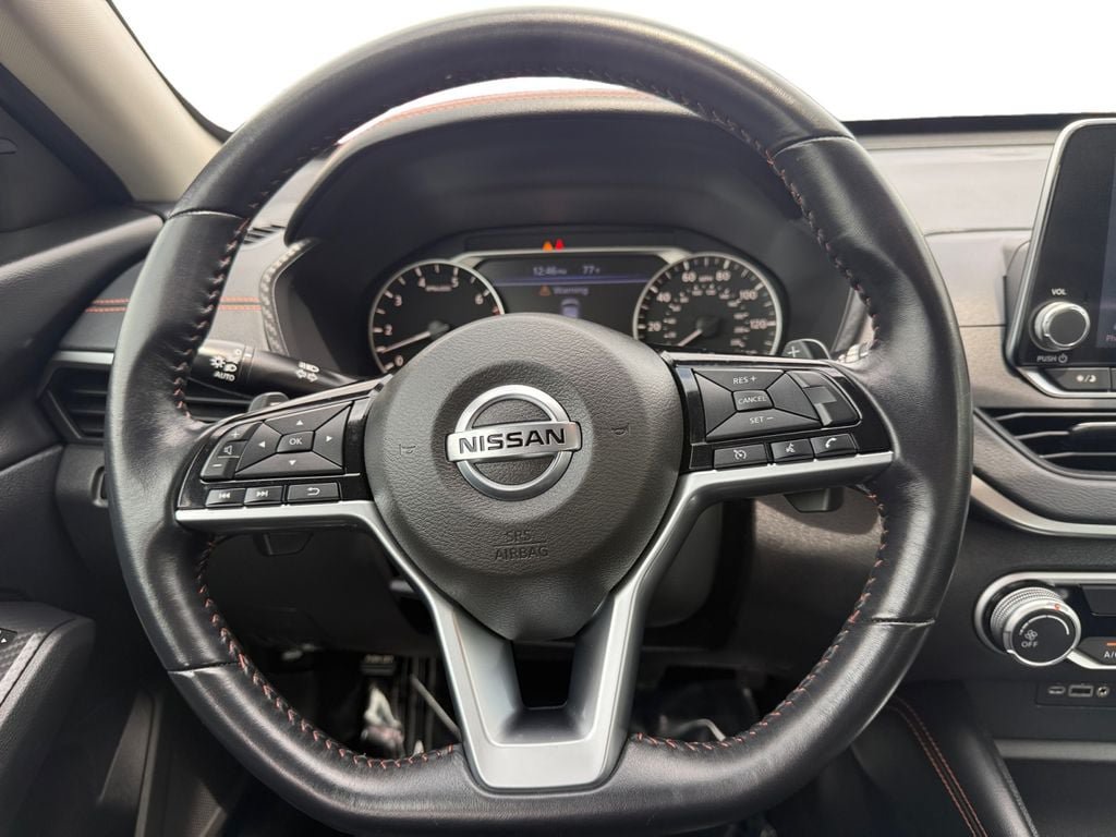 Used 2019 Nissan Altima 2.5 SR FWD image 12