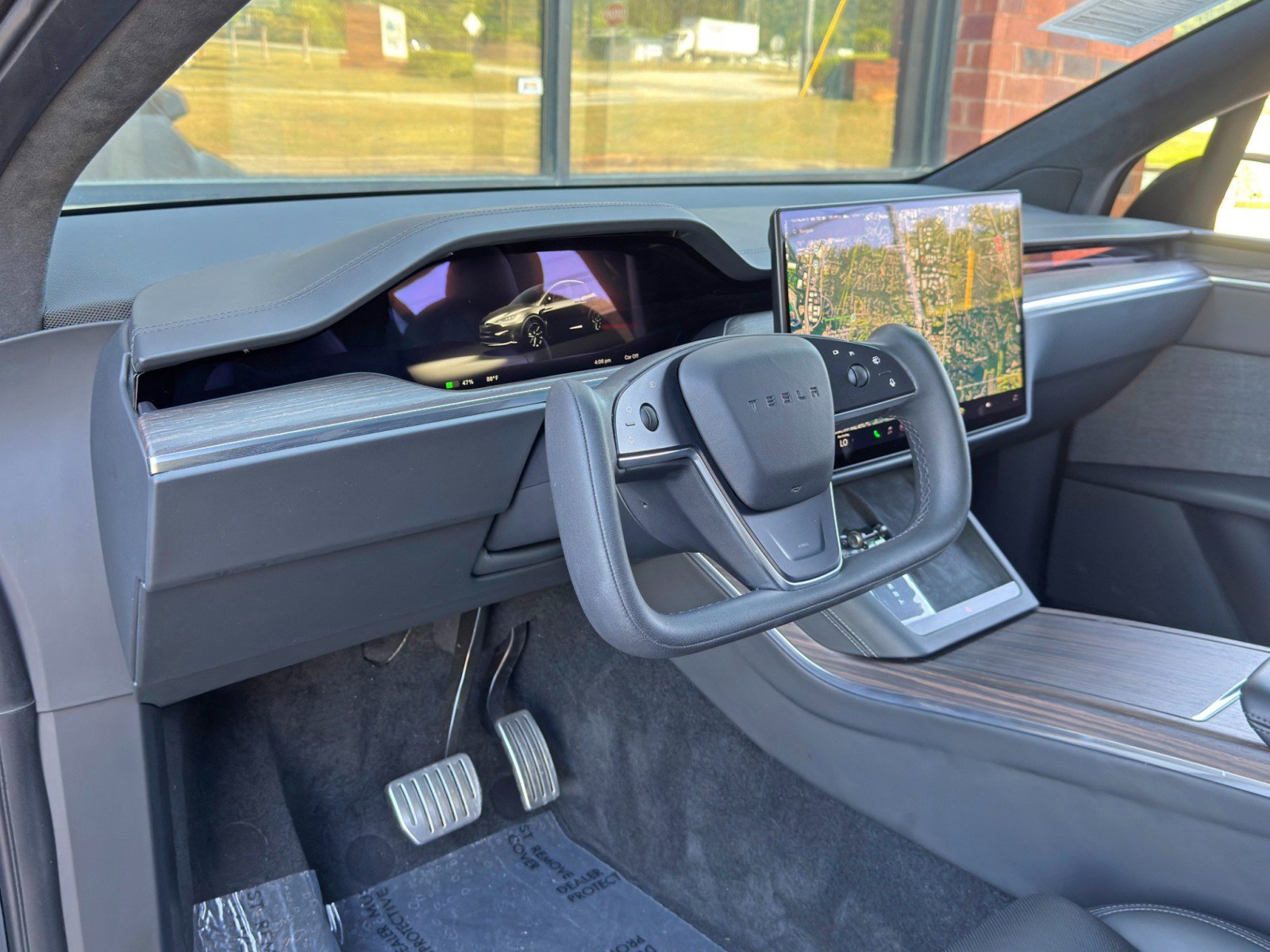 Used 2023 Tesla Model X image 13