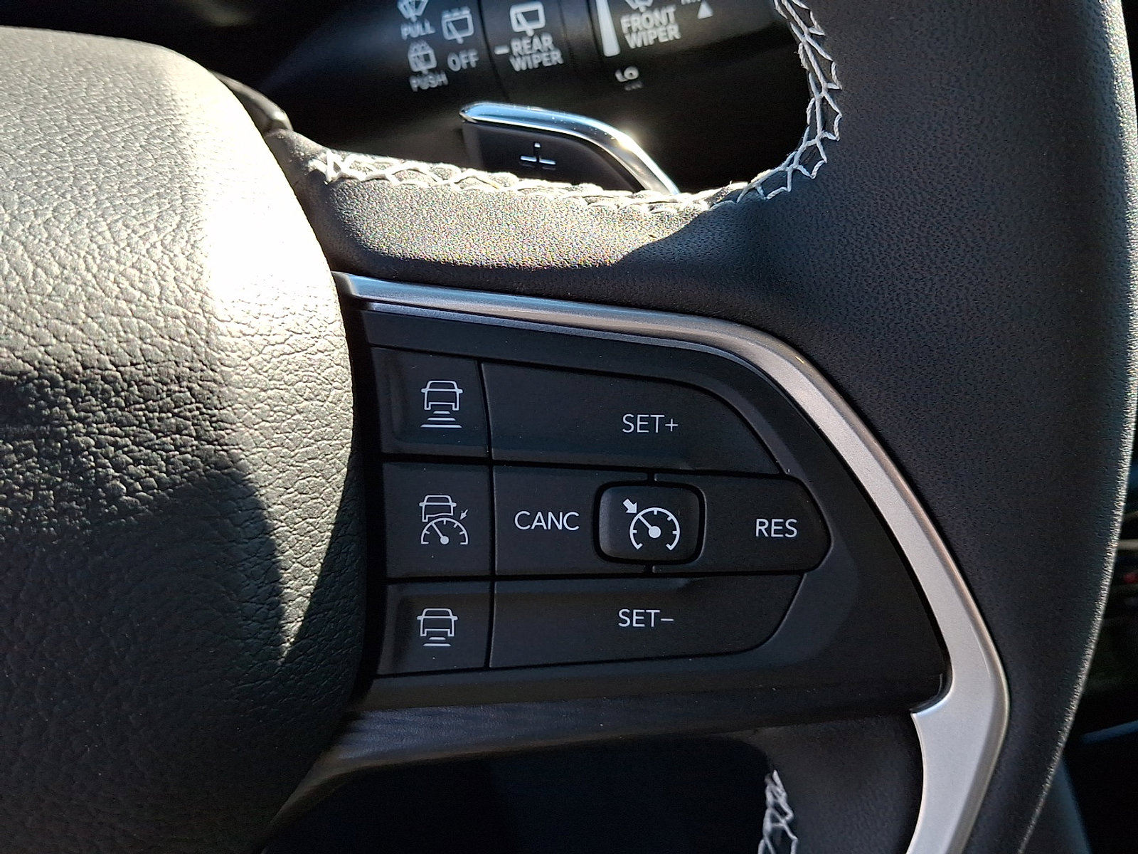 Used 2025 Jeep Grand Cherokee L Altitude image 23