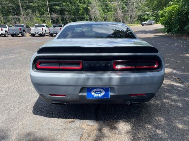 Used 2021 Dodge Challenger SXT w/ Driver Convenience Group RWD image 4