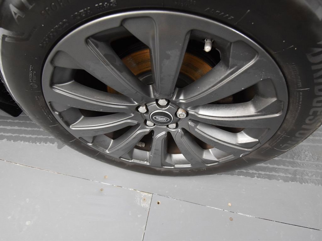 Used 2018 Land Rover Range Rover Velar R-Dynamic SE image 9