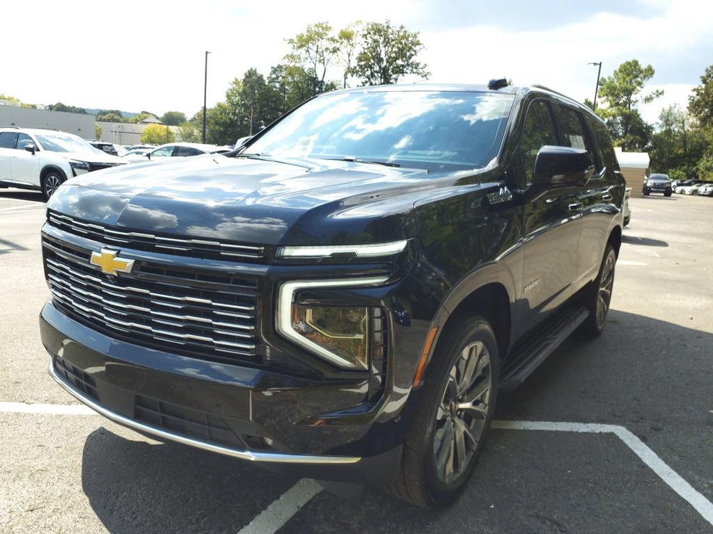 Used 2025 Chevrolet Tahoe High Country AWD/4WD image 3