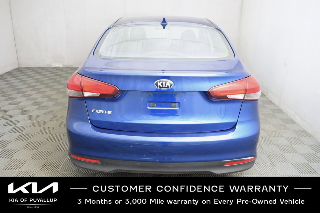 Used 2017 Kia Forte LX image 6