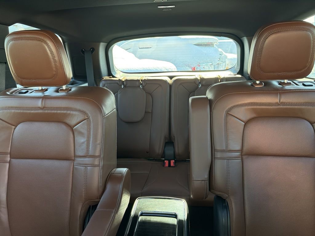 Used 2022 Lincoln Aviator Reserve w/ Equipment Group 201A AWD/4WD image 17