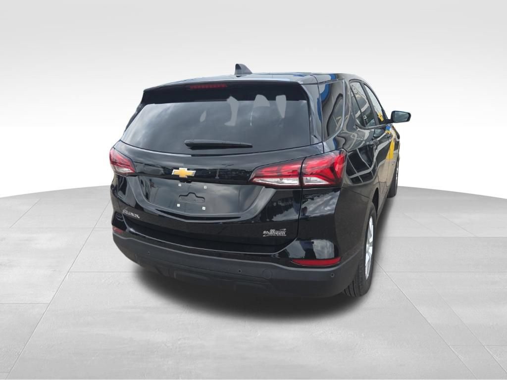 Used 2024 Chevrolet Equinox LS w/ LS Convenience Package FWD image 4