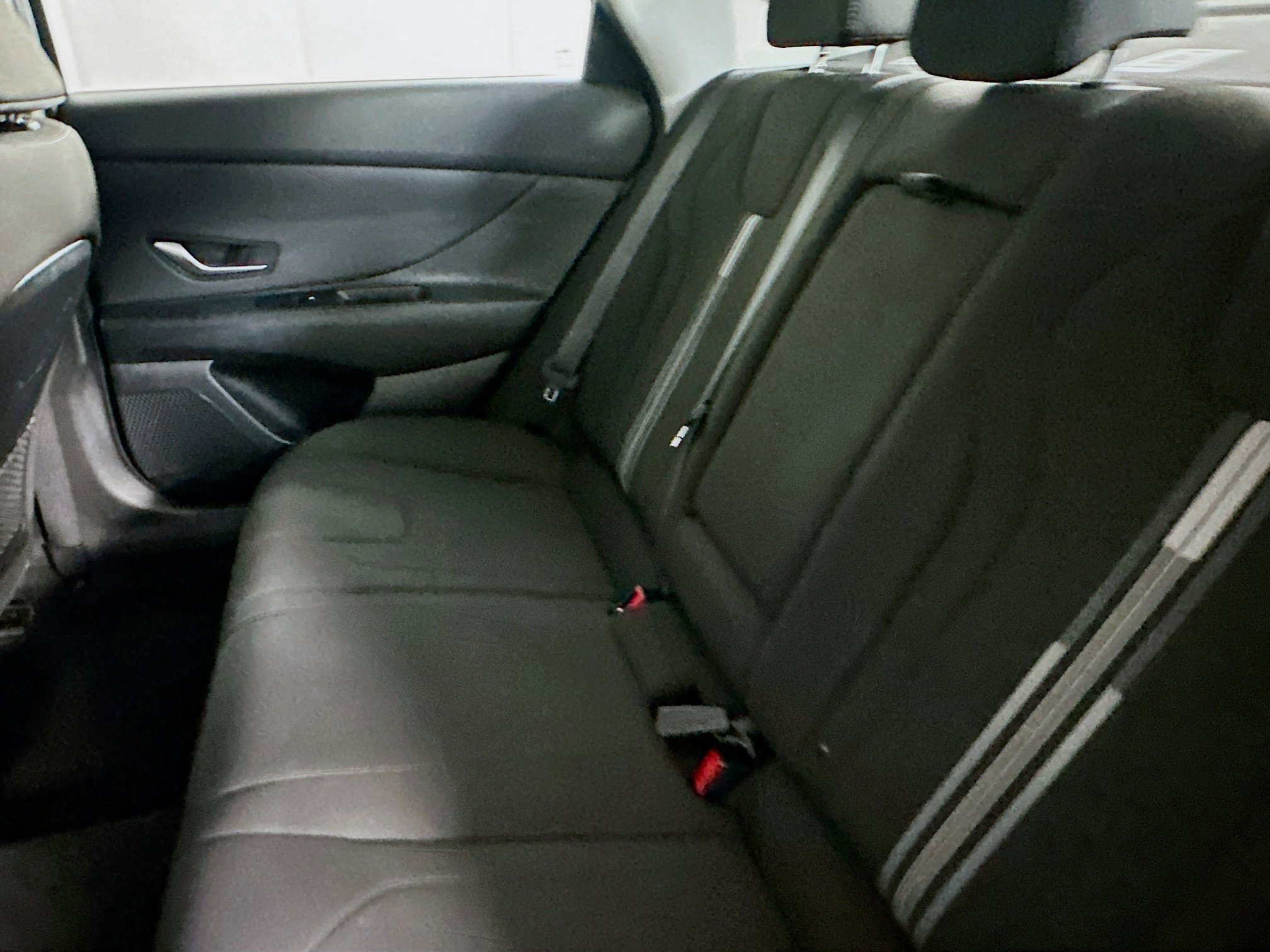 Used 2025 Hyundai Elantra SEL FWD image 28