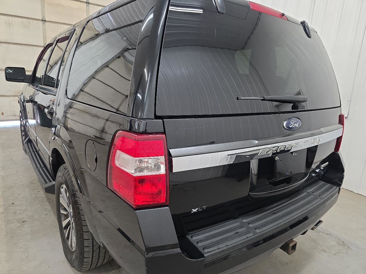 Used 2016 Ford Expedition XLT AWD/4WD image 8
