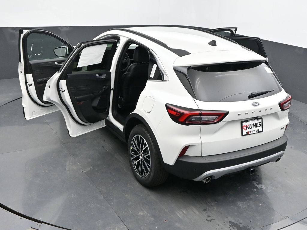 New 2026 Ford Escape SE w/ Class II Trailer Tow Package image 64
