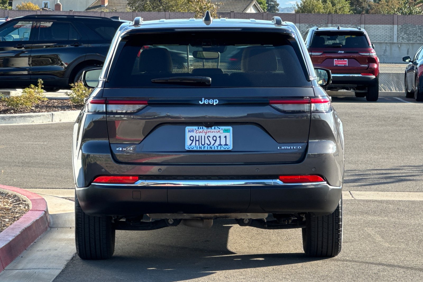 Used 2023 Jeep Grand Cherokee Limited w/ Trailer Tow Prep Group (B) AWD/4WD image 5