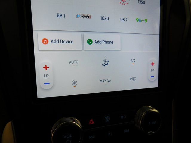 Used 2024 Ford Edge SE w/ Black Appearance Package image 26