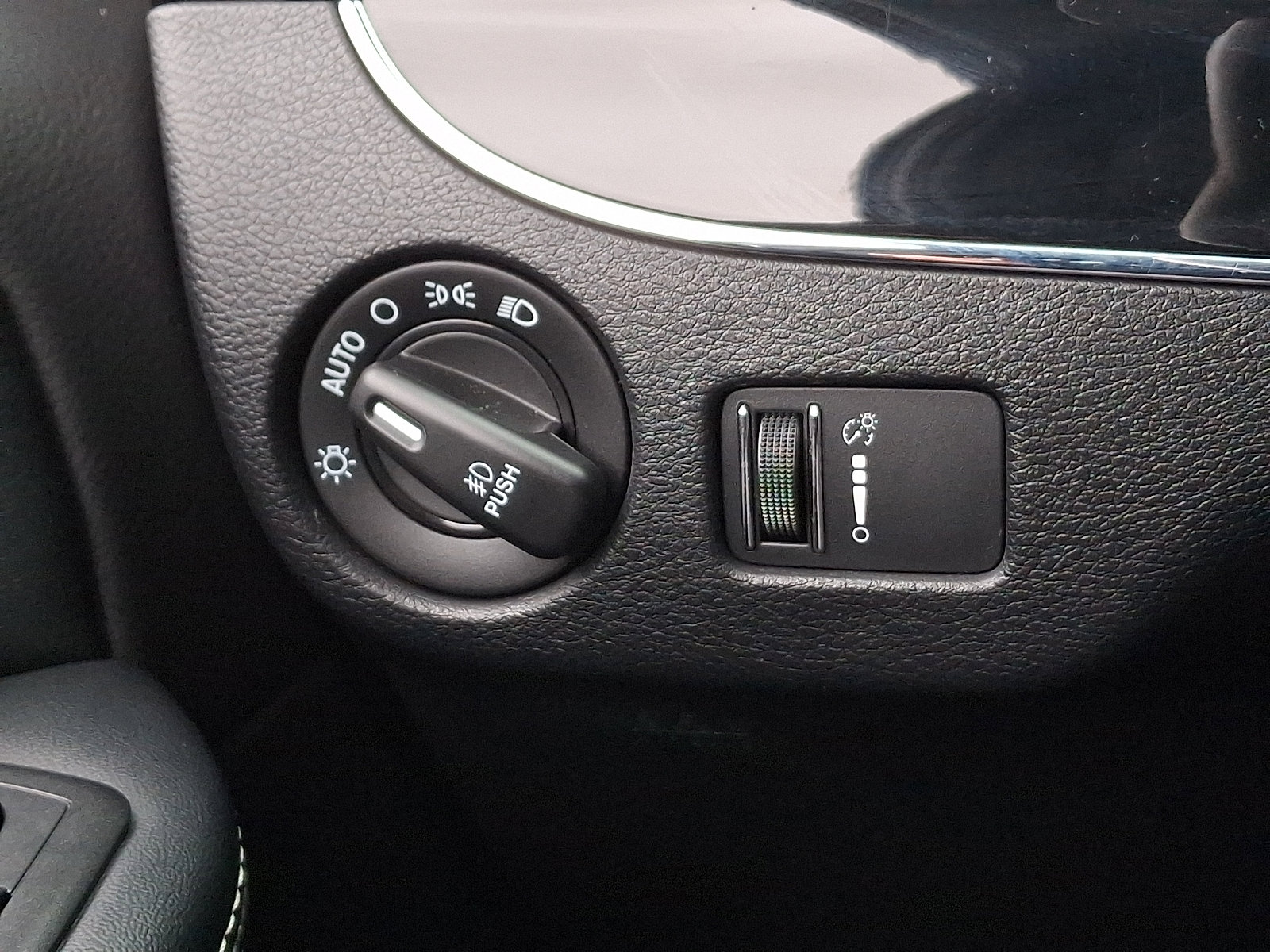 Used 2019 Dodge Grand Caravan SE image 23