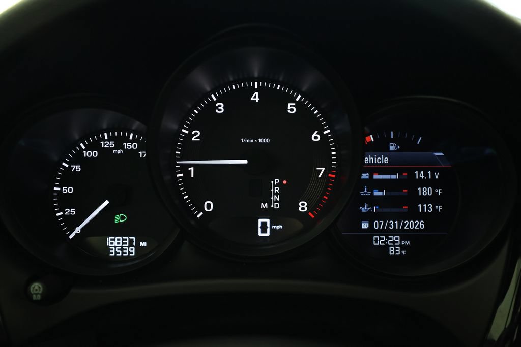 Used 2023 Porsche Macan AWD/4WD image 21
