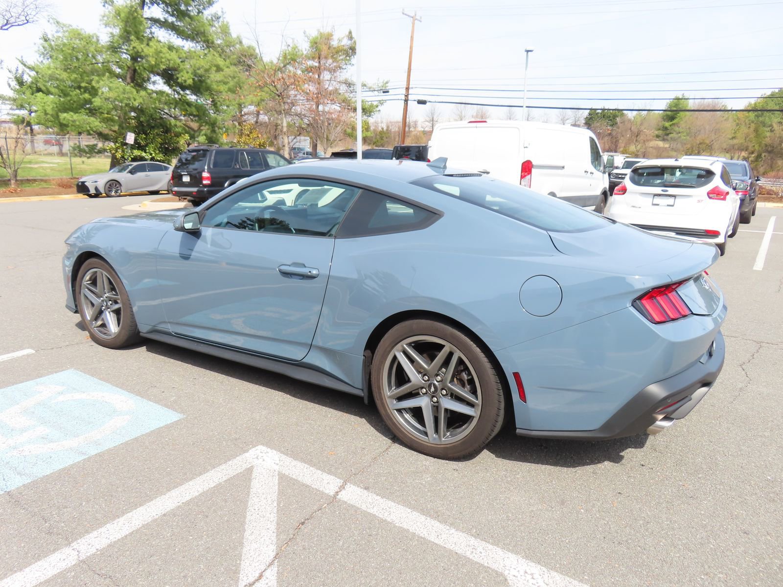 Used 2024 Ford Mustang EcoBoost image 7