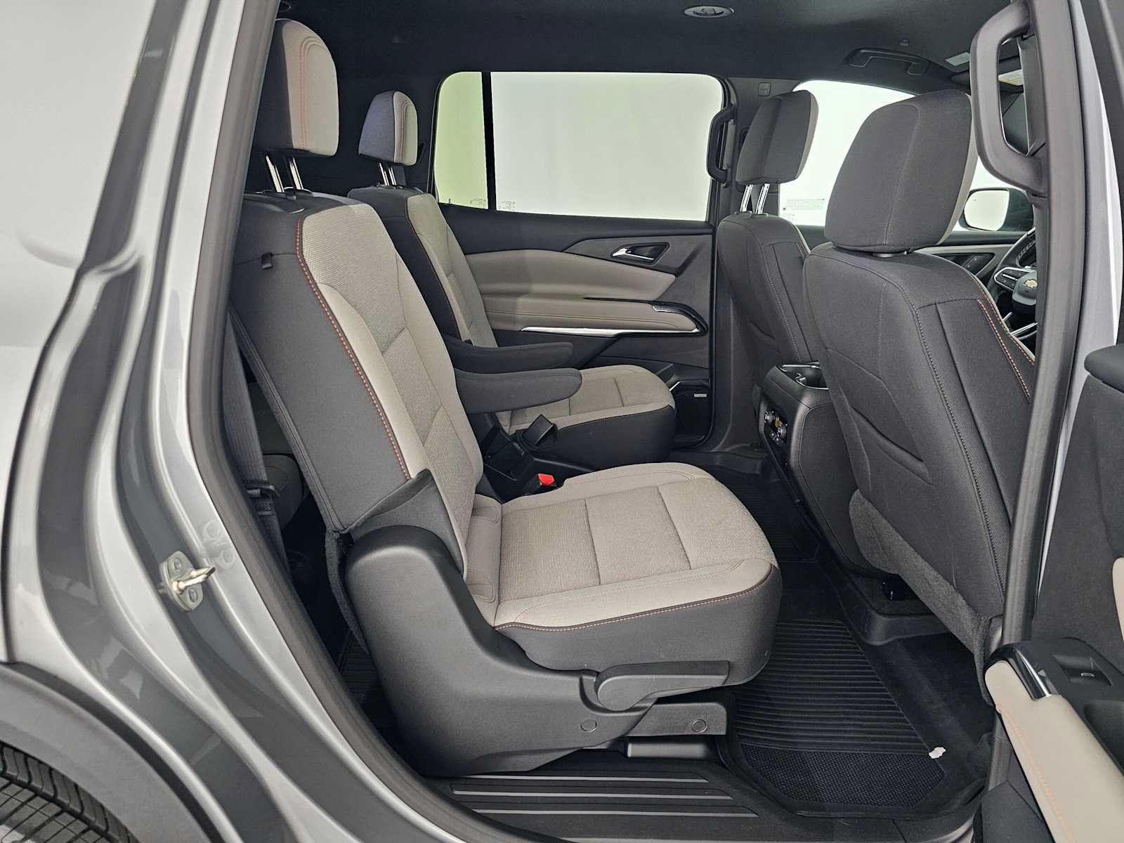 Used 2026 Chevrolet Traverse LT w/ Enhanced Driving Package FWD image 12