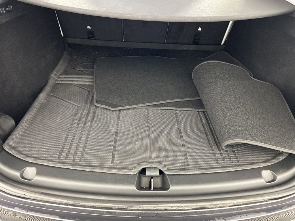 Used 2024 Tesla Model Y Long Range image 37