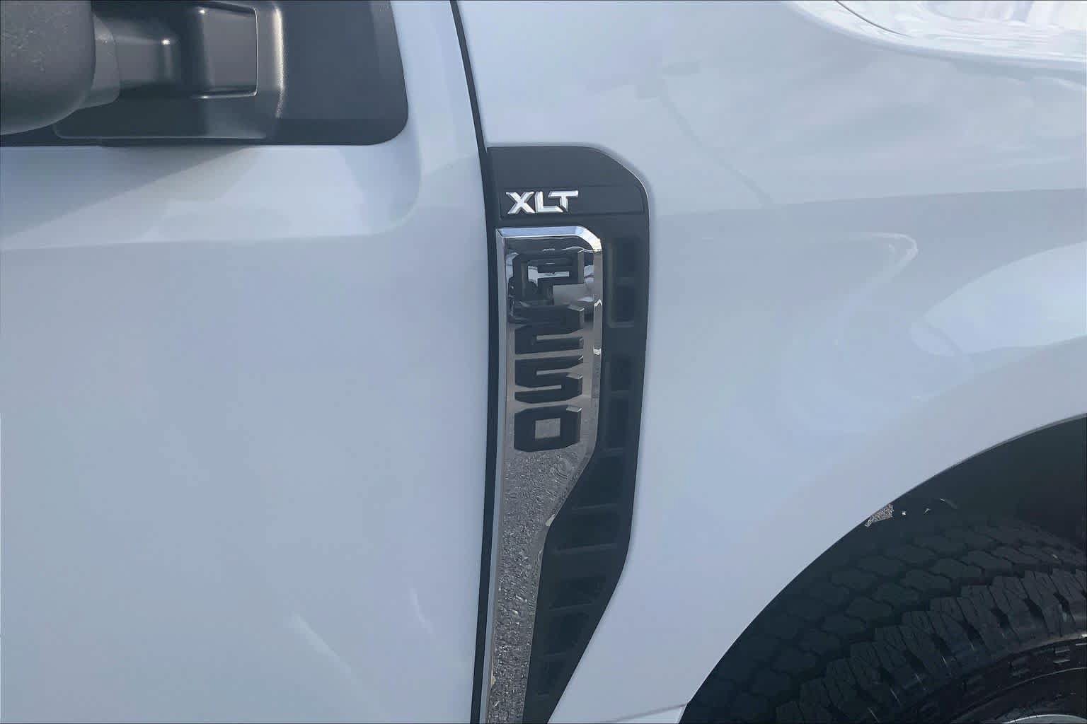 Certified 2025 Ford F250 XLT w/ Snow Plow Prep Package AWD/4WD image 28