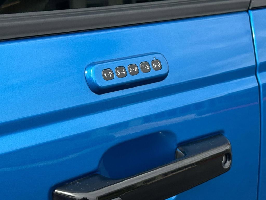 Used 2023 Ford Bronco Outer Banks image 9