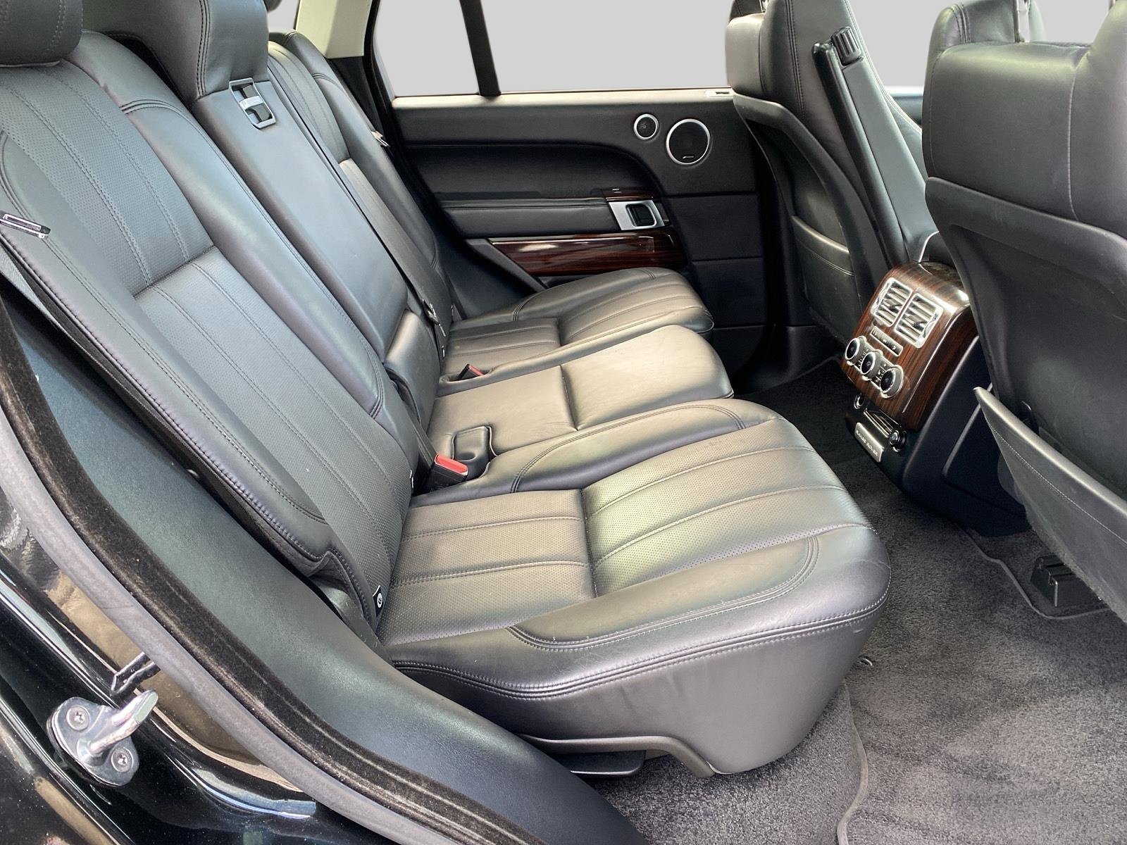 Used 2014 Land Rover Range Rover HSE image 15