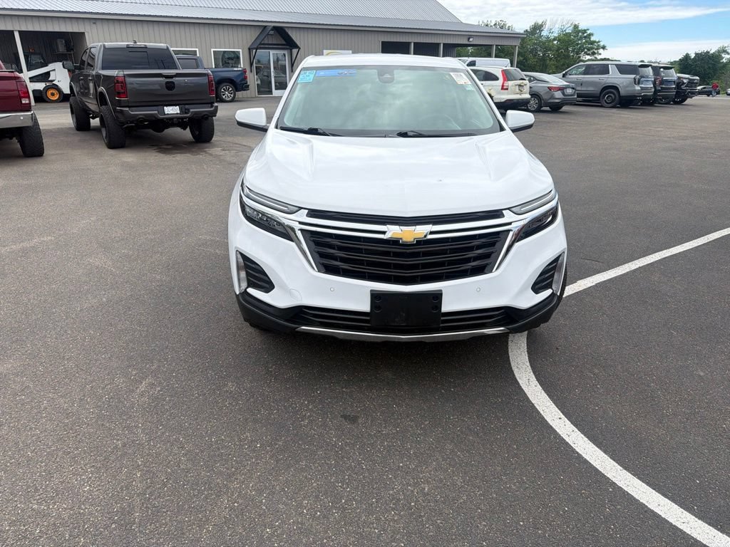 Used 2024 Chevrolet Equinox LT w/ LPO, Floor Liner Package AWD/4WD image 2
