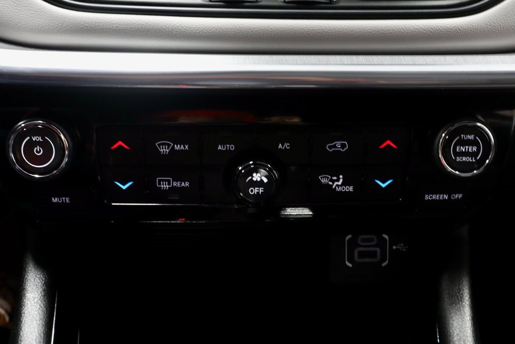 Used 2024 Jeep Compass Limited image 31