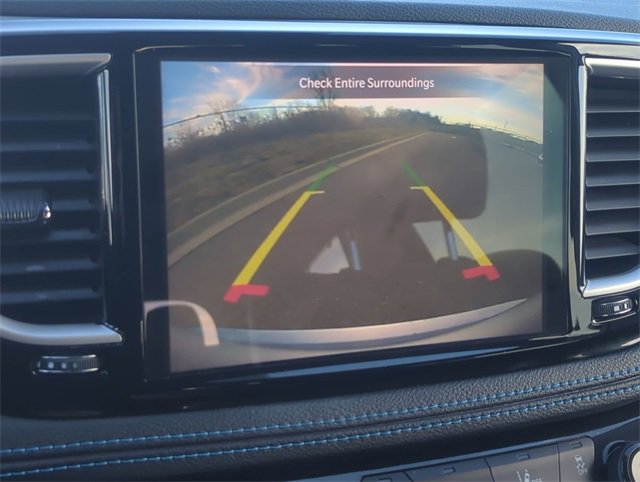 Used 2021 Chrysler Pacifica Touring-L w/ Uconnect Theater Family Group image 18