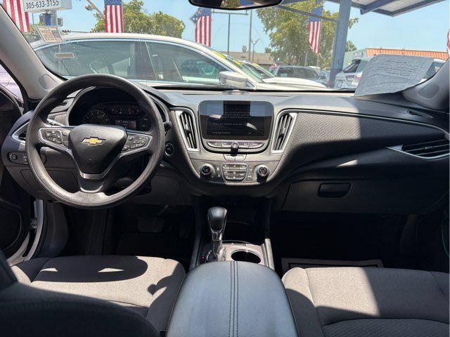 Used 2022 Chevrolet Malibu LT FWD image 16