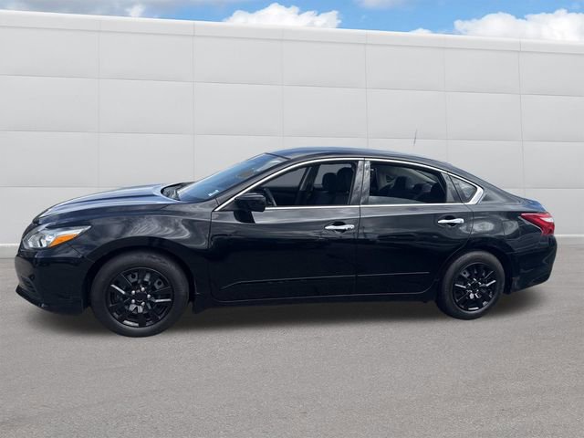 Used 2016 Nissan Altima 2.5 S w/ Power Driver Seat Package FWD image 2