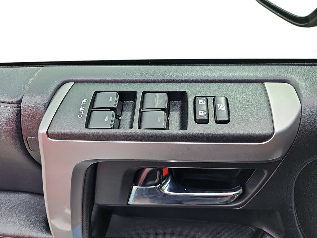 Used 2019 Toyota 4Runner SR5 AWD/4WD image 27