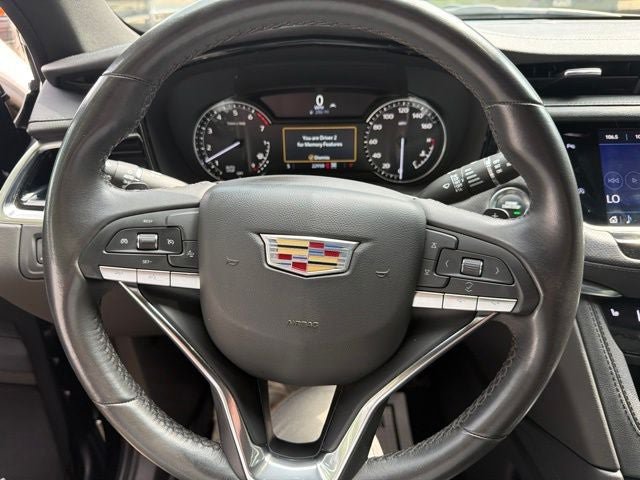 Certified 2025 Cadillac XT6 Luxury AWD/4WD image 9
