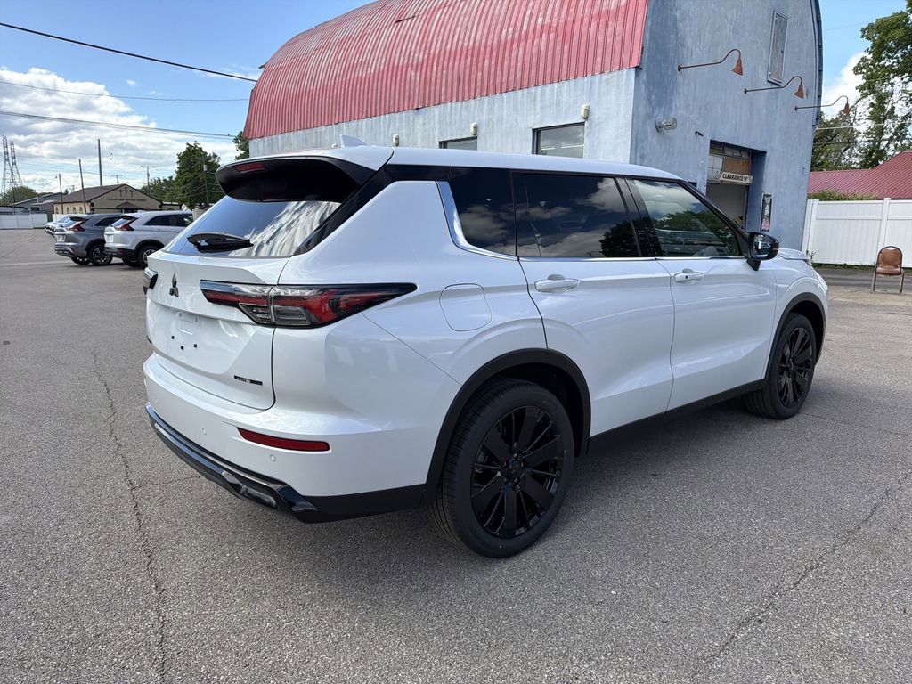 New 2026 Mitsubishi Outlander LE FWD image 4