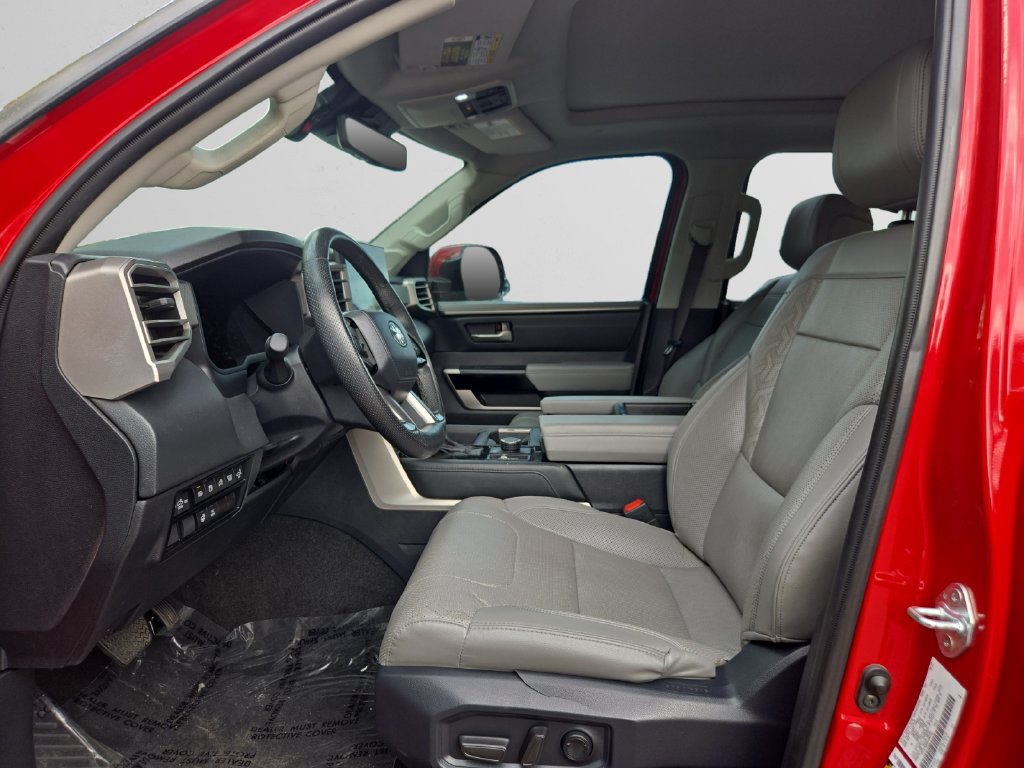 Used 2024 Toyota Tundra Limited AWD/4WD image 11
