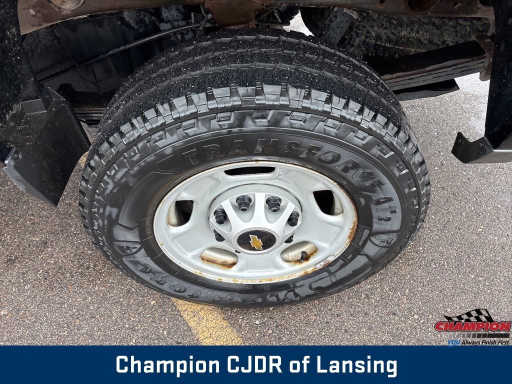 Used 2015 Chevrolet Silverado 2500 W/T w/ Snow Plow Prep Package image 5