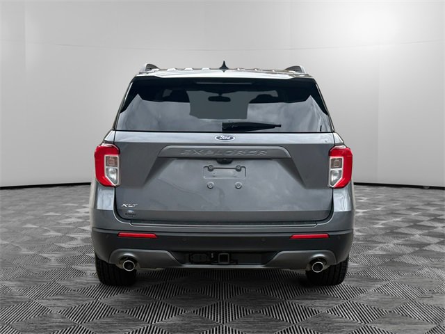 Used 2023 Ford Explorer XLT w/ Equipment Group 202A image 4
