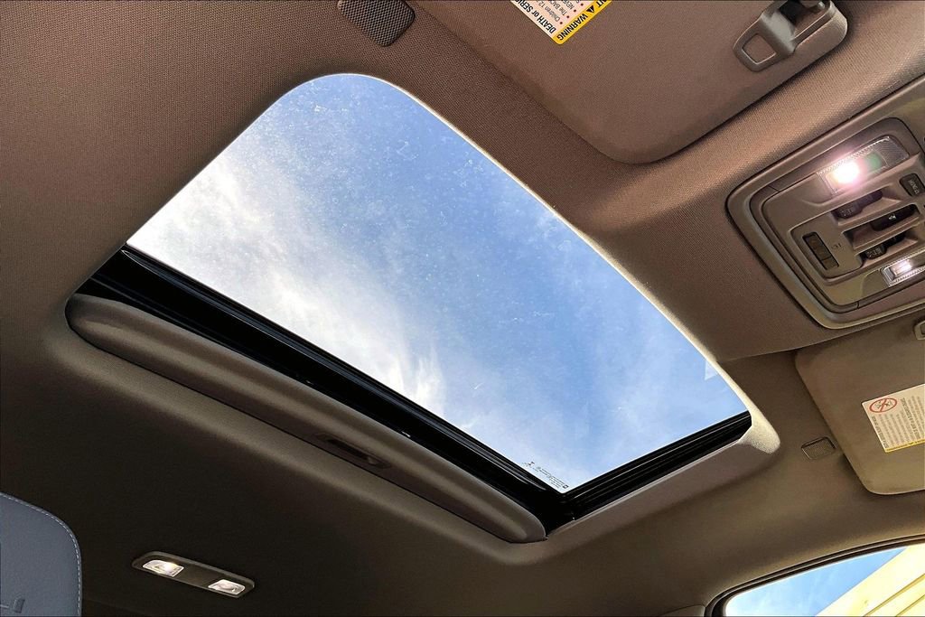 Used 2021 GMC Sierra 3500 Denali w/ Denali Ultimate Package image 14