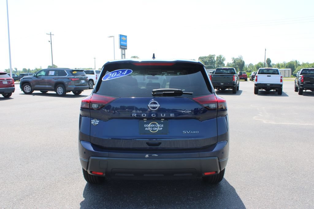 Used 2024 Nissan Rogue SV AWD/4WD image 8