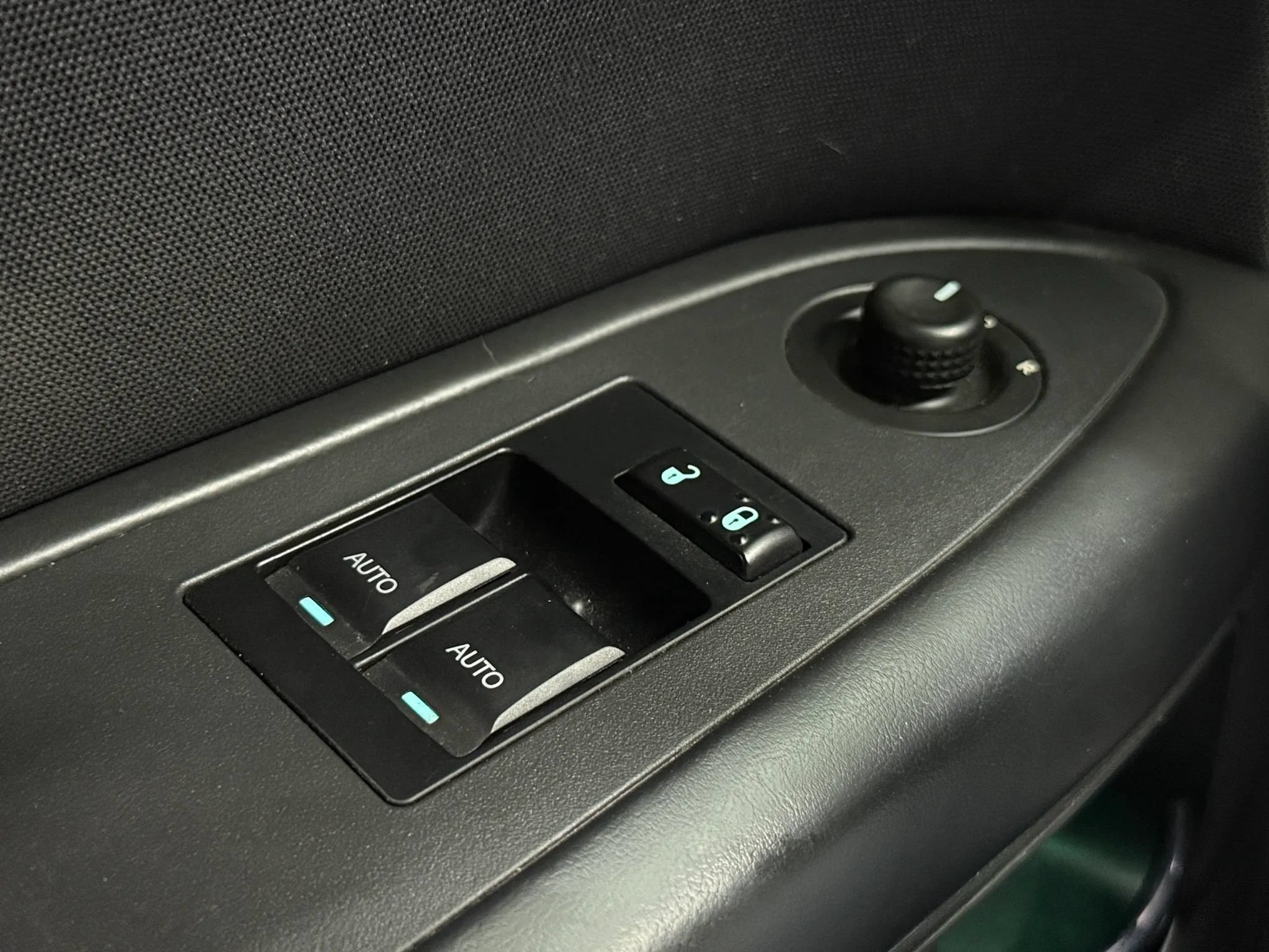 Used 2014 Dodge Challenger SRT8 Core RWD image 27