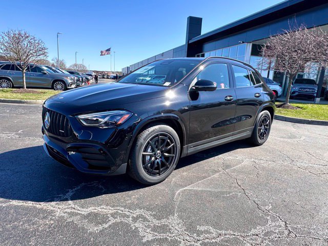 New 2026 Mercedes-Benz GLA 35 AMG 4MATIC image 3