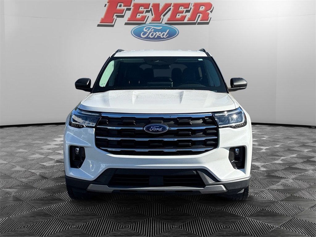 Used 2025 Ford Explorer Active w/ Active Comfort Package image 8