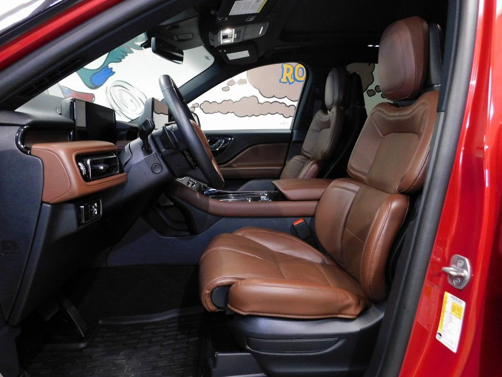 Used 2025 Lincoln Aviator Reserve w/ Equipment Group 201A image 39