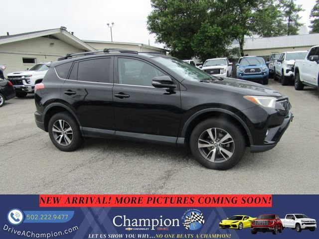 Used 2018 Toyota RAV4 XLE FWD image 3