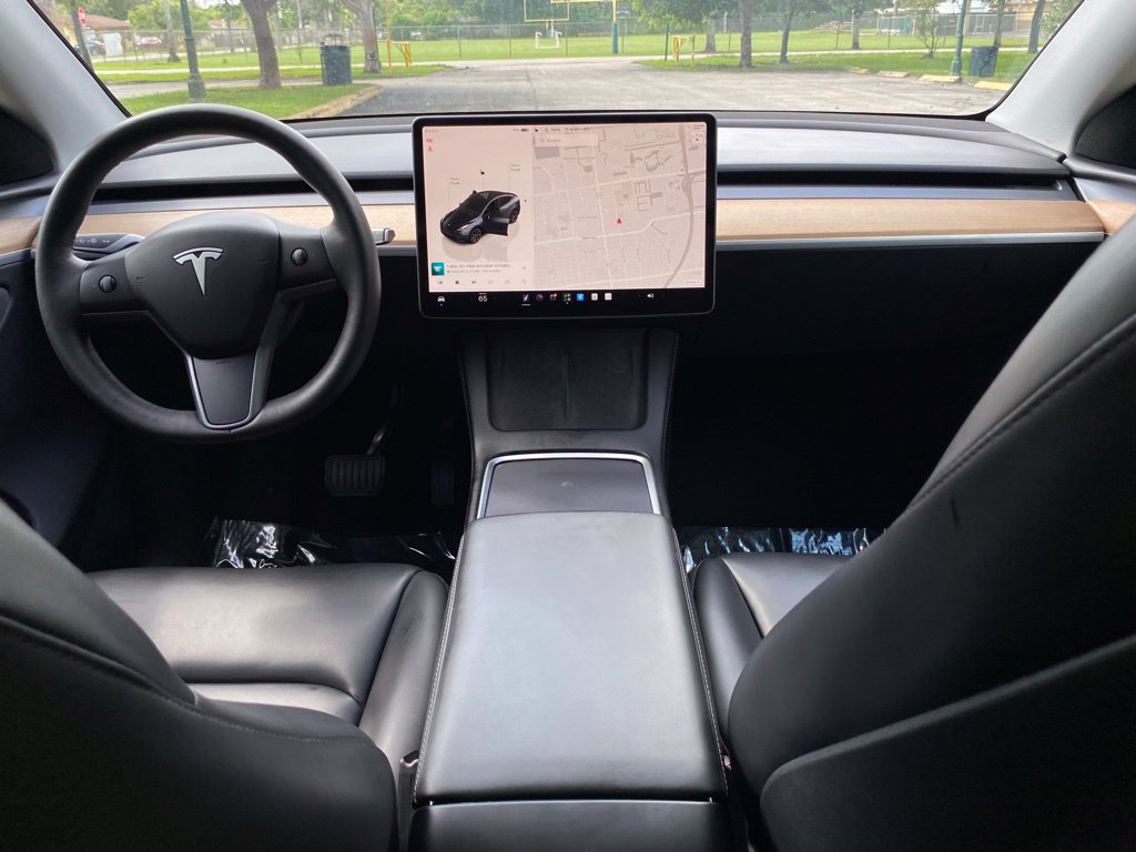 Used 2025 Tesla Model Y Long Range RWD image 25