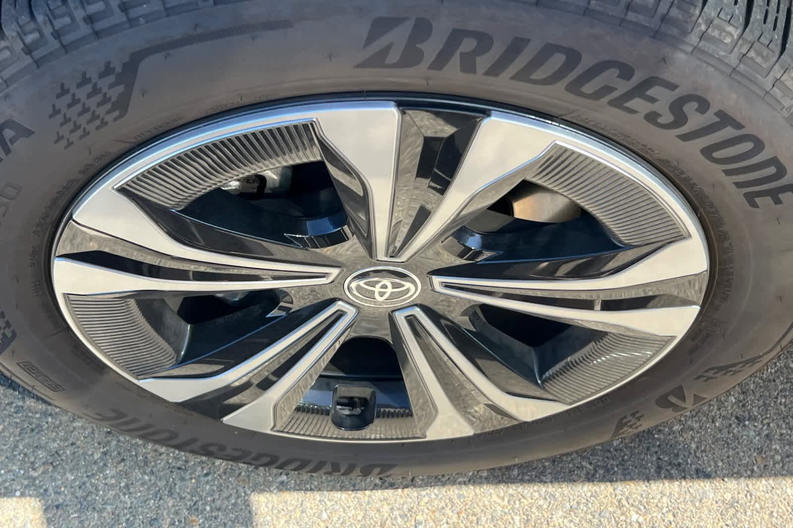 Used 2025 Toyota bZ4X FWD image 10